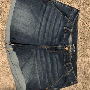new jean shorts light/dark wash
